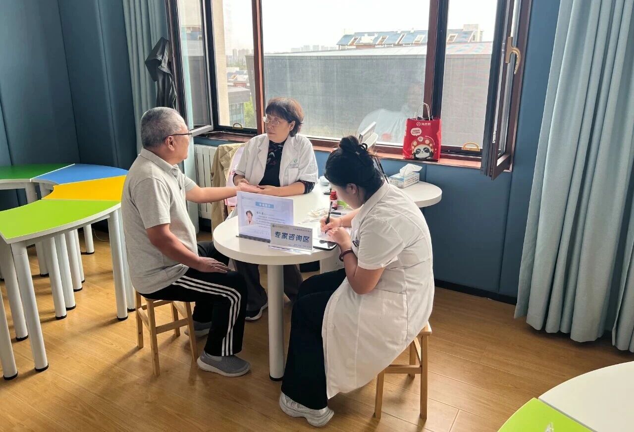 市总工会、市劳模协会举办第二期“关爱劳模·守护健康”义诊活动