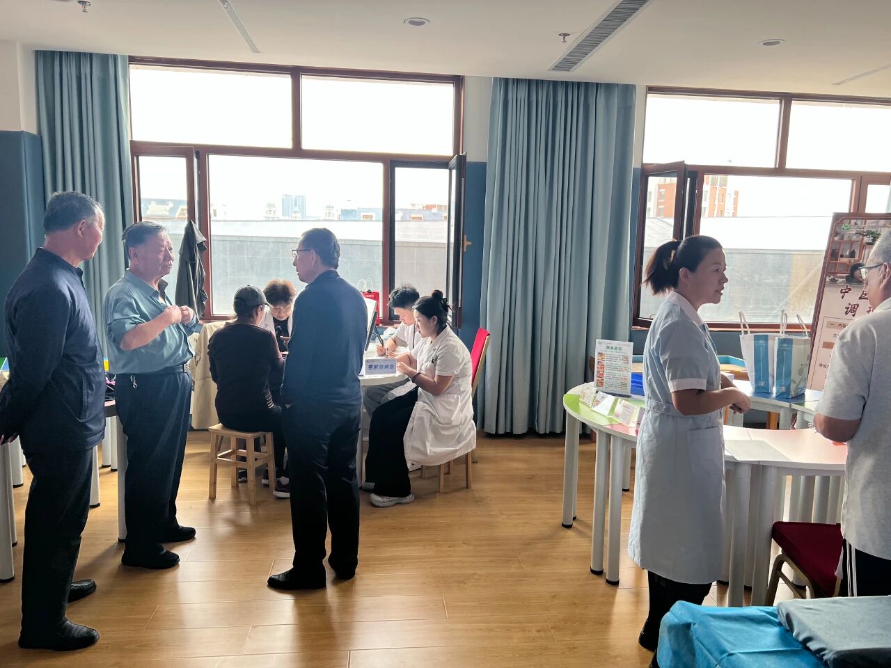 市总工会、市劳模协会举办第二期“关爱劳模·守护健康”义诊活动1